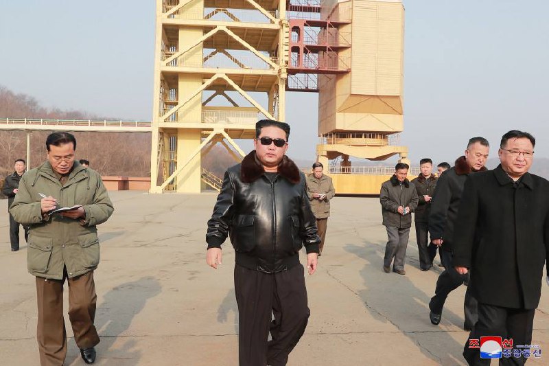 朝鲜最高领导人金正恩视察西海卫星发射场