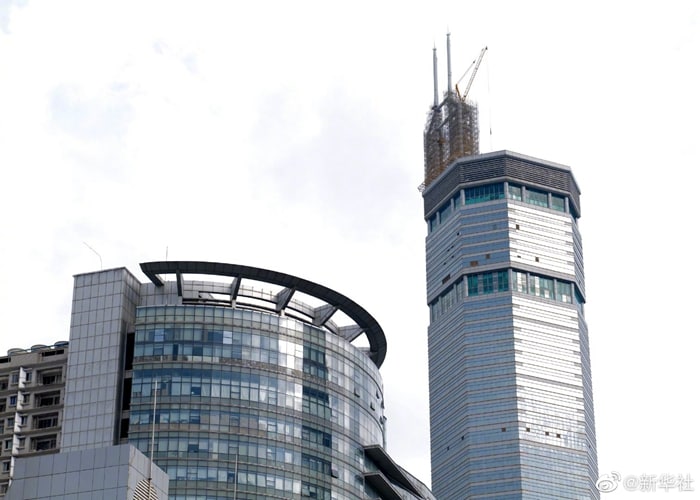近期，位于深圳华强北的赛格大厦楼顶桅杆拆除工程开始施工