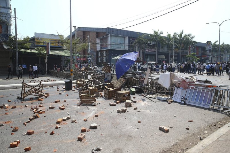 联合国人权高专办公室表示，根据其收到的可靠消息，周日全天，在缅甸的仰光、土瓦、曼德勒、丹老（Myeik）、勃固和帕克库（Pokokku）的人群中发生了实弹射击造成的死亡