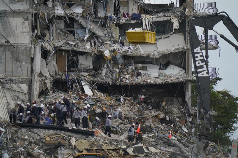 美国佛罗里达州迈阿密-戴德县住宅楼局部坍塌事故死亡人数已升至16人，仍有超过140人下落不明