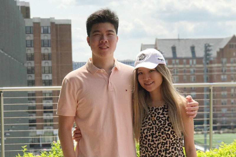 美国姐弟辛西娅·刘(Cynthia Liu)和维克多·刘(Victor Liu)被禁止离开中国已三年有余，他们的律师马克·金斯伯格(Marc Ginsberg)表示，他们已于周六返回美国