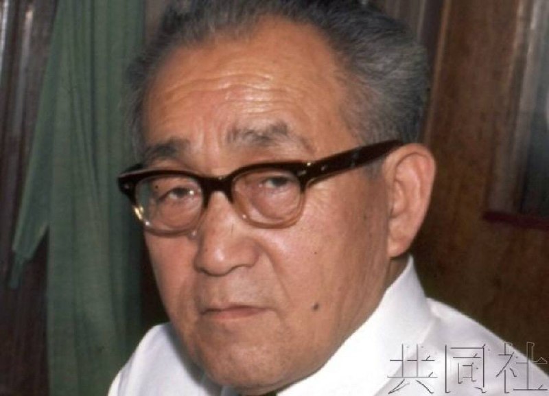 日本福岛县须贺川市7日向“奥特曼之父”、被称作为“特摄之神”的已故导演圆谷英二（1901年至1970年）和1964年东京奥运会男子马拉松铜牌得主圆谷幸吉（1940年至1968年）2名本地出身者授予名誉市民称号