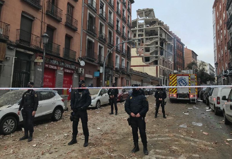 西班牙马德里市长何塞·路易斯·马丁内斯-阿尔梅达表示，市中心一座属于天主教会的建筑发生爆炸后倒塌，已造成至少两人死亡，多人受伤