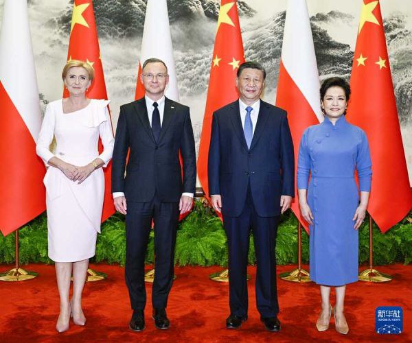 波兰总统杜达22-26日对中国进行国事访问，24日先后与习近平、李强和赵乐际会谈