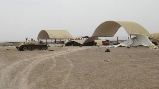 也门军方发言人表示，胡塞武装29日上午发射导弹袭击了也门政府军位于南部省份拉赫季的阿纳德空军基地，导致至少30名政府军士兵死亡，56人受伤