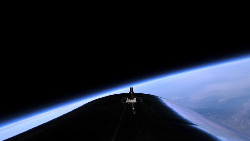 英国维珍银河公司的“团结”号太空船11日完成首次满员太空试飞，向其商业太空游计划迈进一步