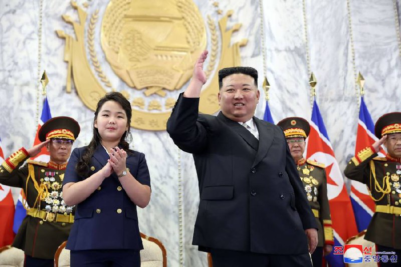 朝鲜建政（九九节）75周年阅兵式活动8日晚在首都平壤金日成广场举行