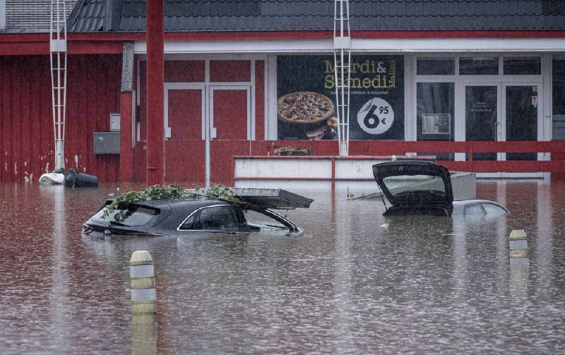 周五，德国西部和比利时部分地区的洪水已造成超过90人死亡，数百人失踪，搜救工作正在进行