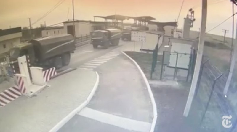 《纽约时报》证实网上流传的监控画面确为俄军通过克里米亚进入乌克兰其他区域