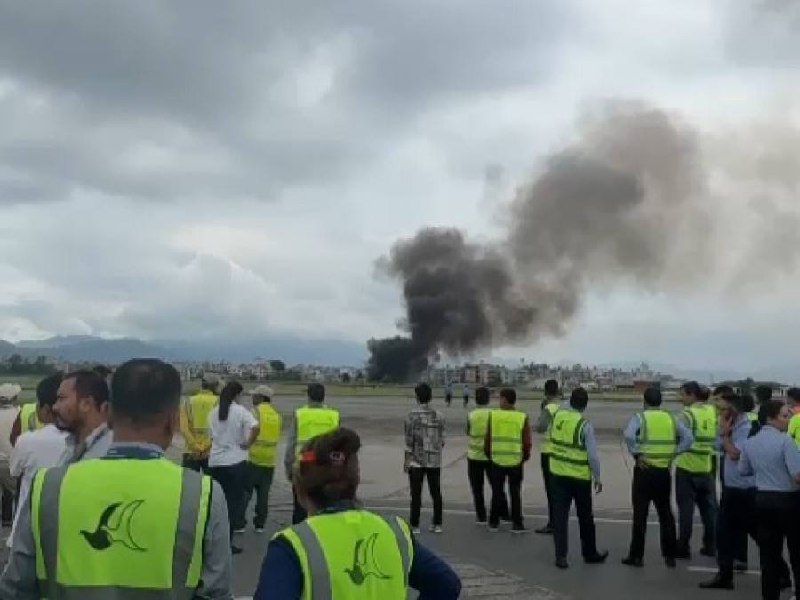 尼泊尔加德满都机场7月24日11时有飞机起飞时坠毁，造成18人死亡、1人受伤