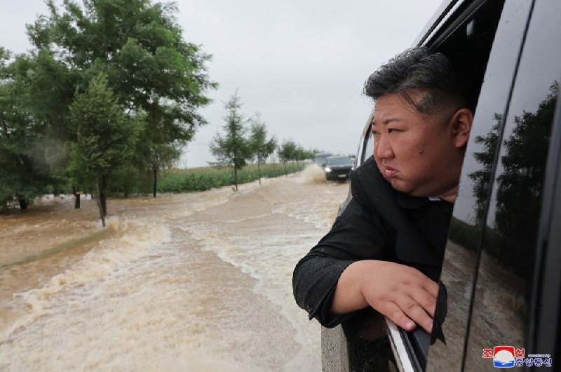 中央气象台30日10时继续发布暴雨橙色预警