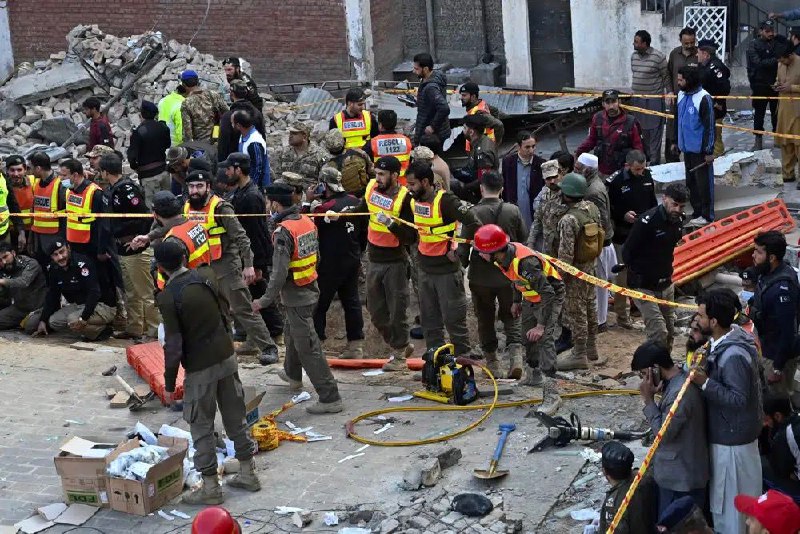 巴基斯坦白沙瓦市的清真寺爆炸袭击已造成至少44人死亡，150人受伤