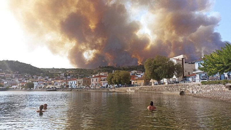 欧洲地中海地区和美国西部的野火仍在肆虐