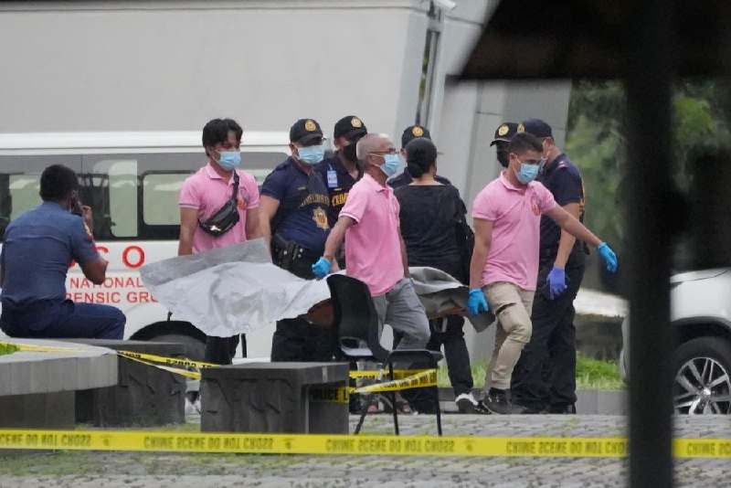 菲律宾警方周日说，位于马尼拉大区奎松市的雅典耀大学当天下午发生枪击事件，造成3人死亡、1人受伤