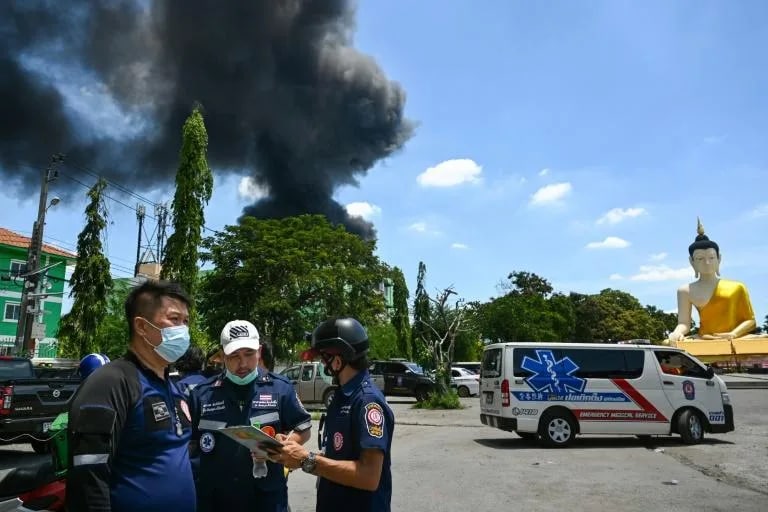 位于泰国首都曼谷东部北榄府的泰国明谛化学公司5日凌晨发生爆炸事故，造成至少1名消防员死亡，另有27人受伤