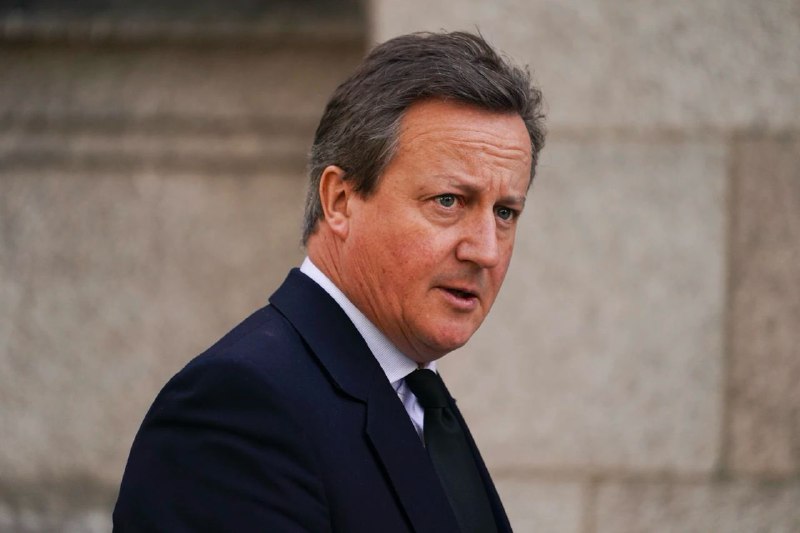 英国前首相戴维·卡梅伦11月13日获任为外交大臣，以接替当日转任内政大臣的詹姆斯·克莱弗利