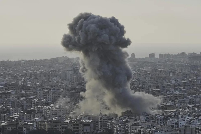 以色列4月27日袭击黎巴嫩首都贝鲁特的南郊，伤亡情况尚不清楚