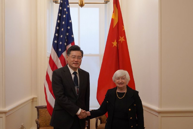 12月15日，秦刚大使会见美国财长耶伦