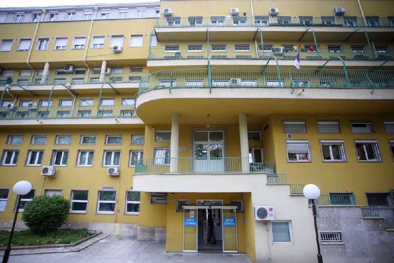 塞尔维亚内务部3日说，当天上午，贝尔格莱德中部城区一所学校内发生枪击事件