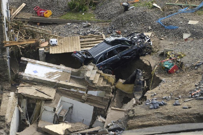 西欧地区持续数日的极端降水引发的洪灾已导致至少183人死亡，其中德国156人，比利时27人