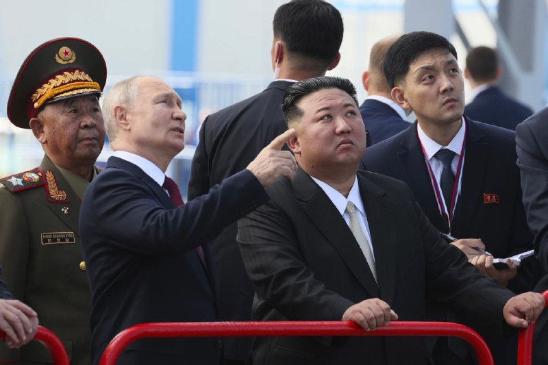 俄罗斯总统普京与朝鲜国务委员长金正恩13日在东方航天发射场举行会谈