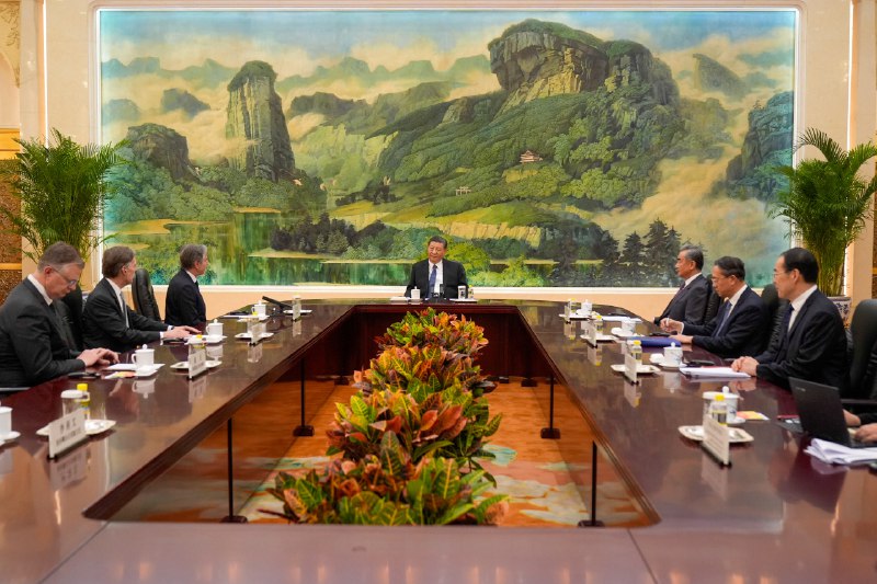 布林肯访问中国，4月26日上午与王毅会谈，下午与王小洪、习近平会见