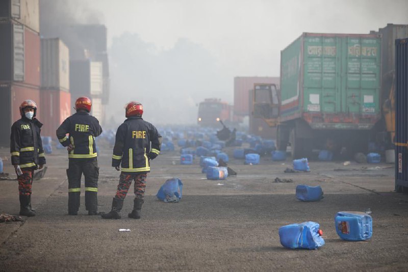 孟加拉国吉大港地区4日晚发生的集装箱堆场火灾已造成至少49人死亡，目前大火仍未被完全扑灭